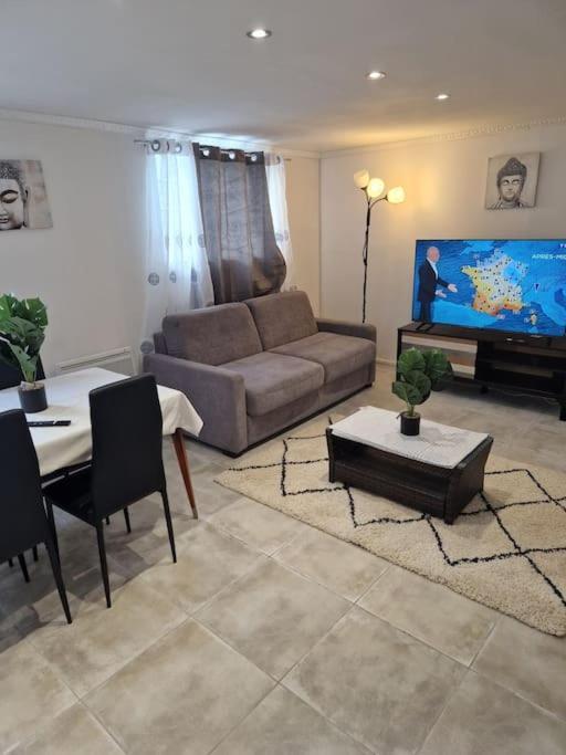 Appartement En Residence Gagny ภายนอก รูปภาพ